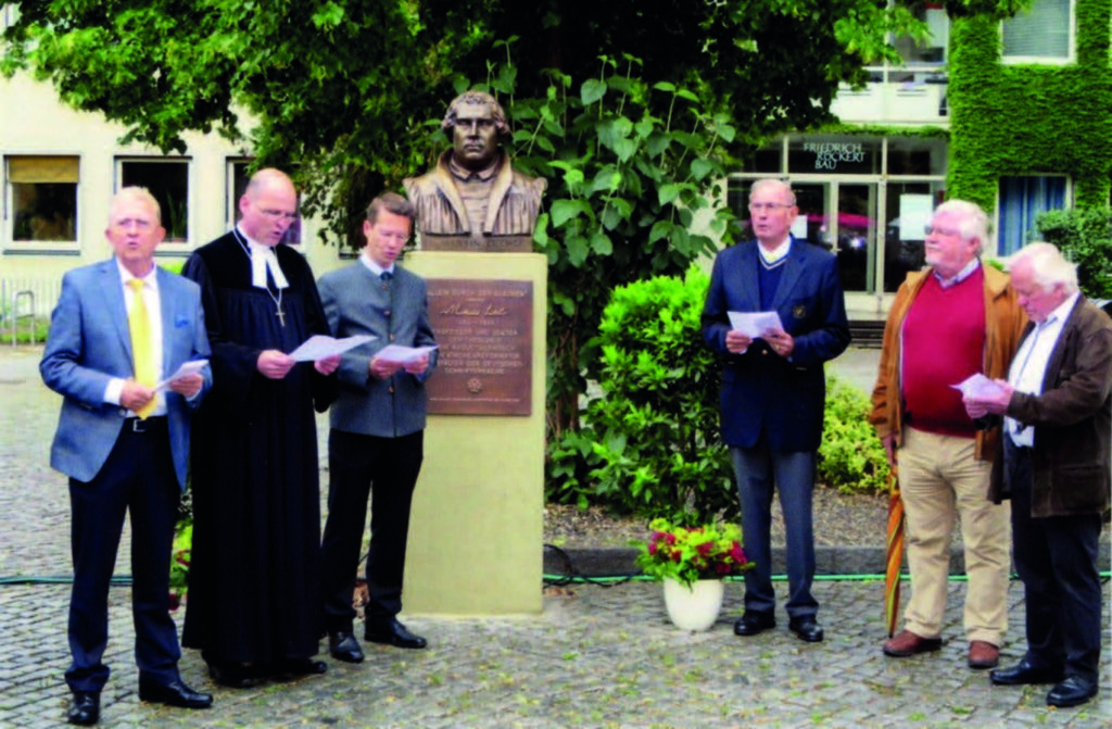 Harmonie-lutherdenkmal-übergabe