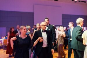 082611 - 24-01-27 - 02 - Harmonieball Schweinfurt