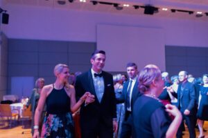 082613 - 24-01-27 - 02 - Harmonieball Schweinfurt