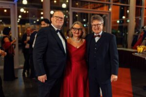 082501-24-01-27-02-Harmonieball-Schweinfurt