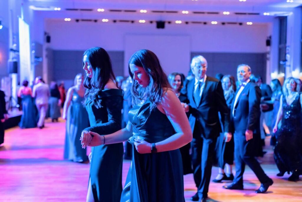 082688-24-01-27-02-Harmonieball-Schweinfurt